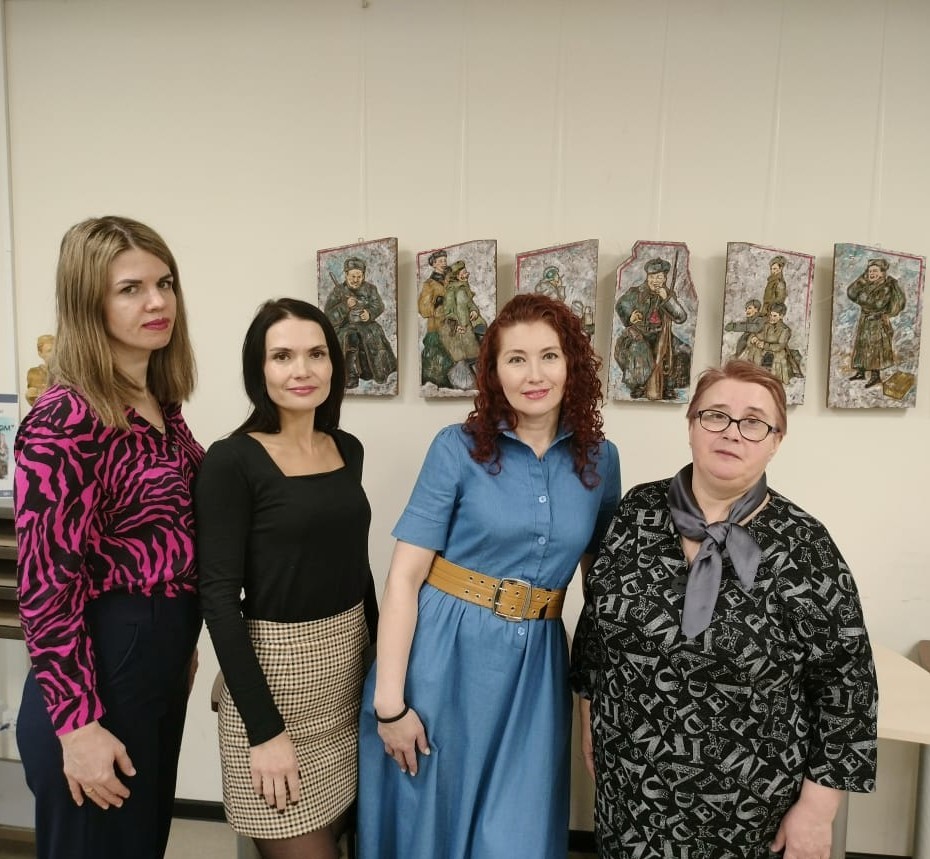 Выставку «В лесу прифронтовом» посетили сотрудники Управления Росреестра по Вологодской области.